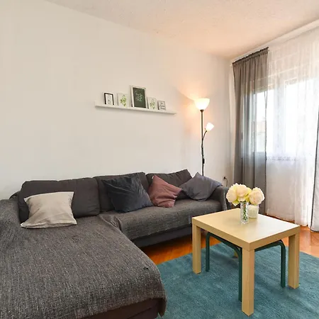 Anita 608