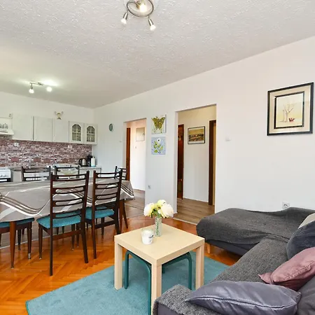 Anita 608 Apartman *