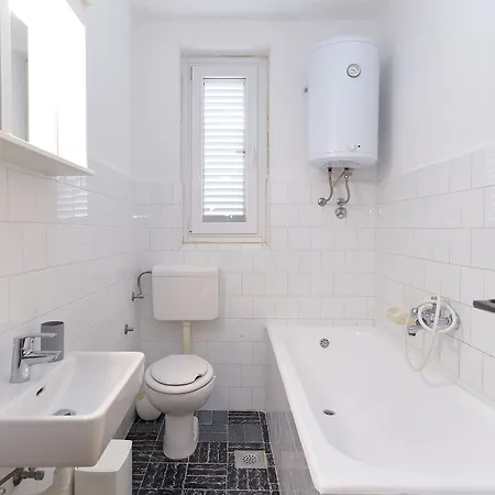 Anita 608 Apartman *